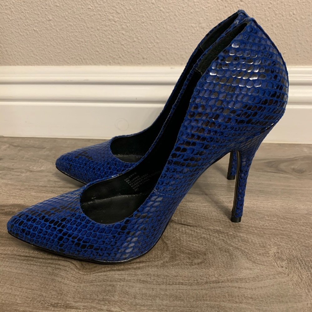 Steve Madden Gallery’s Blue (size 8)